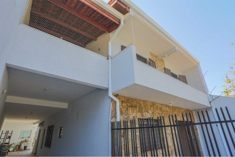 Casa Comercial à venda, 388m - 6 Dormitorios - R$ 730.000 - Jd. Maria do Carmo - Sorocaba Rua Francisco Xavier de Barros Sorocaba - 