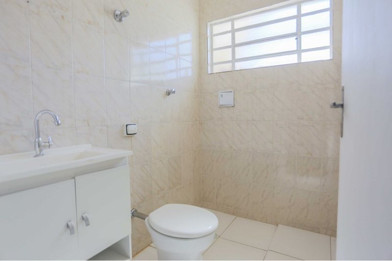 Casa Comercial à venda, 388m - 6 Dormitorios - R$ 730.000 - Jd. Maria do Carmo - Sorocaba Rua Francisco Xavier de Barros Sorocaba - 