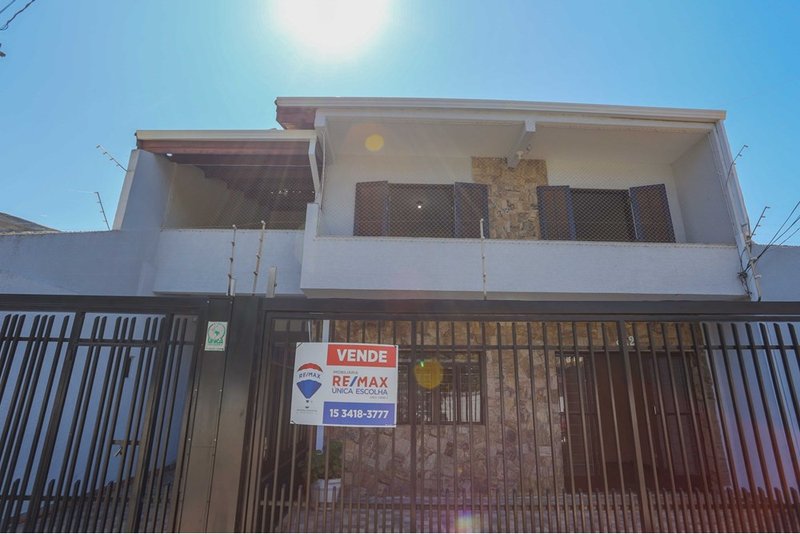 Casa Comercial à venda, 388m - 6 Dormitorios - R$ 730.000 - Jd. Maria do Carmo - Sorocaba Rua Francisco Xavier de Barros Sorocaba - 