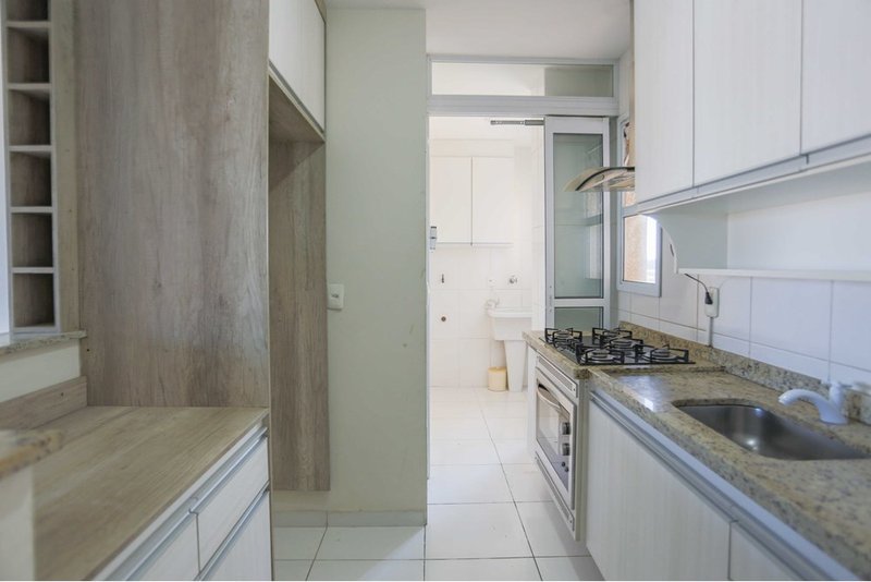 Apartamento À VENDA, 69m - 3 Dorm. 1 suíte - R$ 297.000 - Cond. Village Vitória - Sorocaba Avenida Sandro Antônio Mendes Sorocaba - 