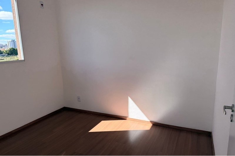 Apartamento à Venda, 41m - R$ 180.000 - 2 Dormitorios – Wanel Ville - Sorocaba - SP Rua Antonio Bravo Plaça Sorocaba - 