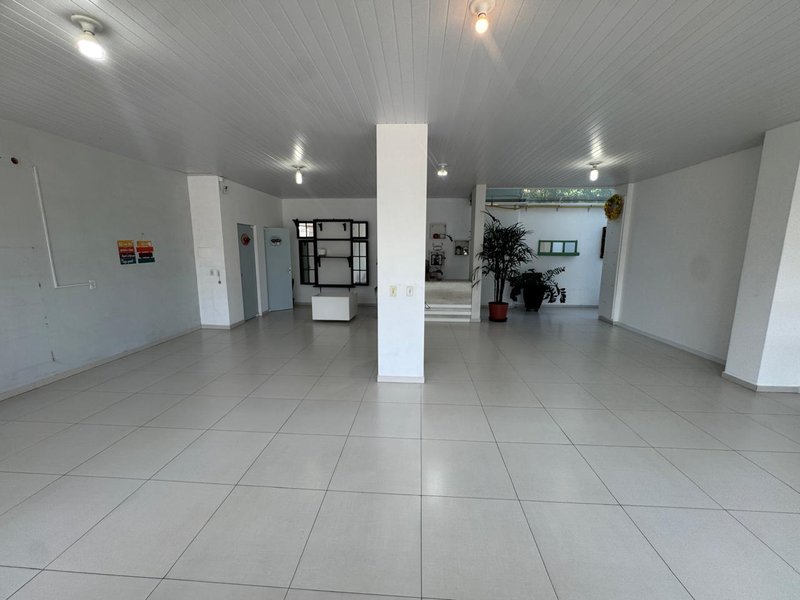 Ampla sala comercial  Timbó - 