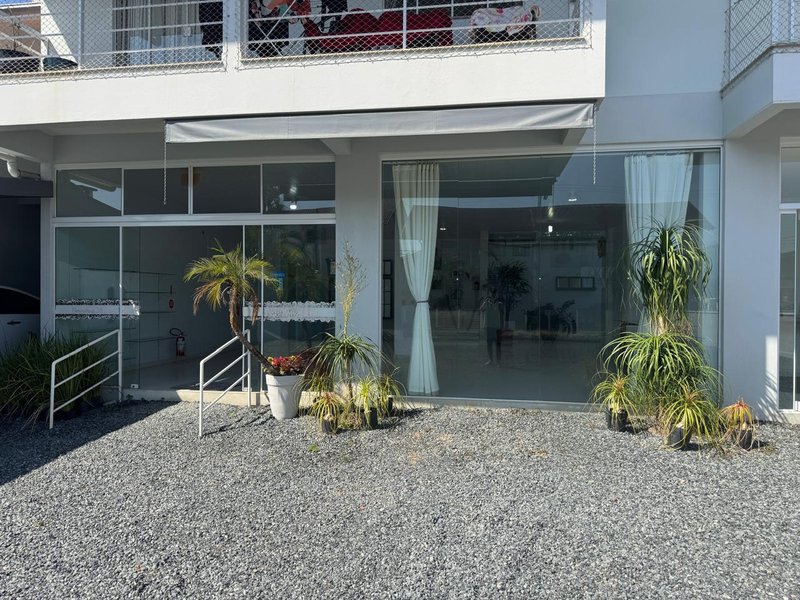 Ampla sala comercial  Timbó - 