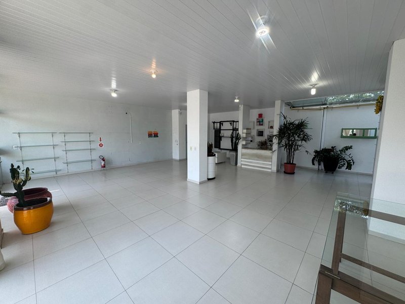 Ampla sala comercial  Timbó - 