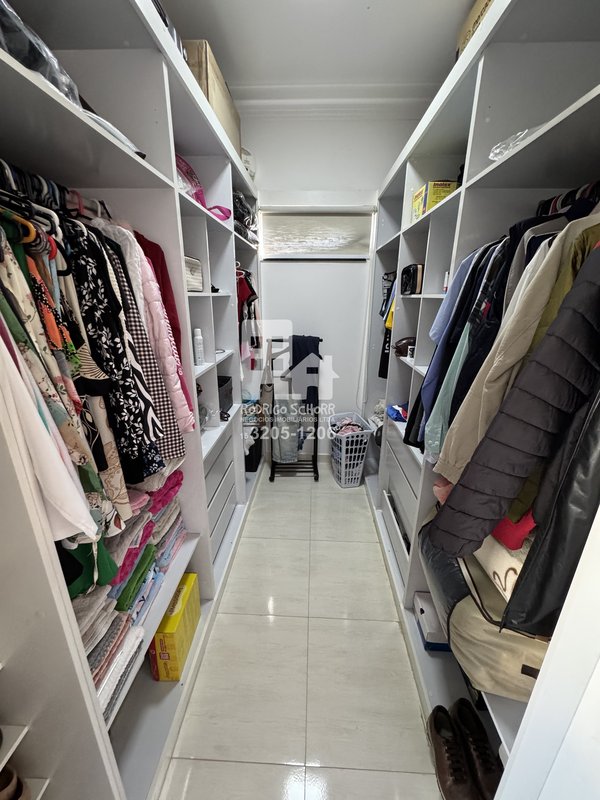 Casa com piscina e gourmet incrível à Venda – Condomínio Reserva dos Ypês 1 - lote maior  Tatuí - 