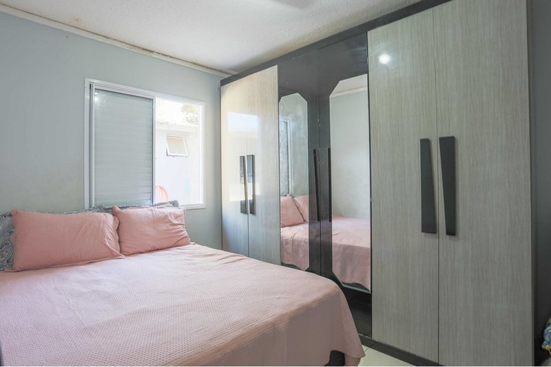 Casa á venda, 65m - 2 Dorm. - R$ 310.000 - Cond. Quintais do Imperador - Sorocaba - SP Estrada José Ribeiro Leite Sorocaba - 