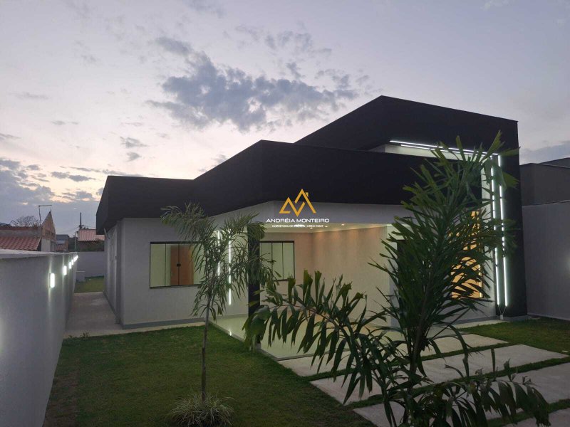 Casa com 3 Quartos, sendo 1 suíte, à venda, 141 m² por R$ 760.000 - Jardim Atlântico Leste  Maricá - 