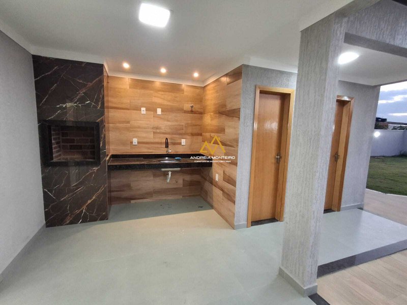 Casa com 3 Quartos, sendo 1 suíte, à venda, 141 m² por R$ 760.000 - Jardim Atlântico Leste  Maricá - 