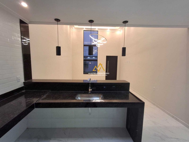 Casa com 3 Quartos, sendo 1 suíte, à venda, 141 m² por R$ 760.000 - Jardim Atlântico Leste  Maricá - 