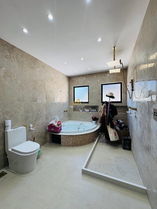 Casa de alto padrão com 5 quartos, 336m² por R$2.400.000,00 - Cond. Solaris - Maricá/RJ Estrada dos Cajueiros Maricá - 