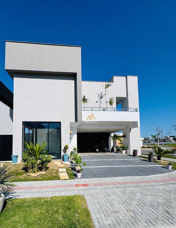 Casa de alto padrão com 5 quartos, 336m² por R$2.400.000,00 - Cond. Solaris - Maricá/RJ Estrada dos Cajueiros Maricá - 