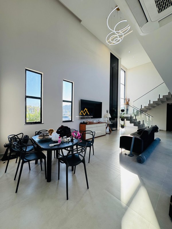Casa de alto padrão com 5 quartos, 336m² por R$2.400.000,00 - Cond. Solaris - Maricá/RJ Estrada dos Cajueiros Maricá - 