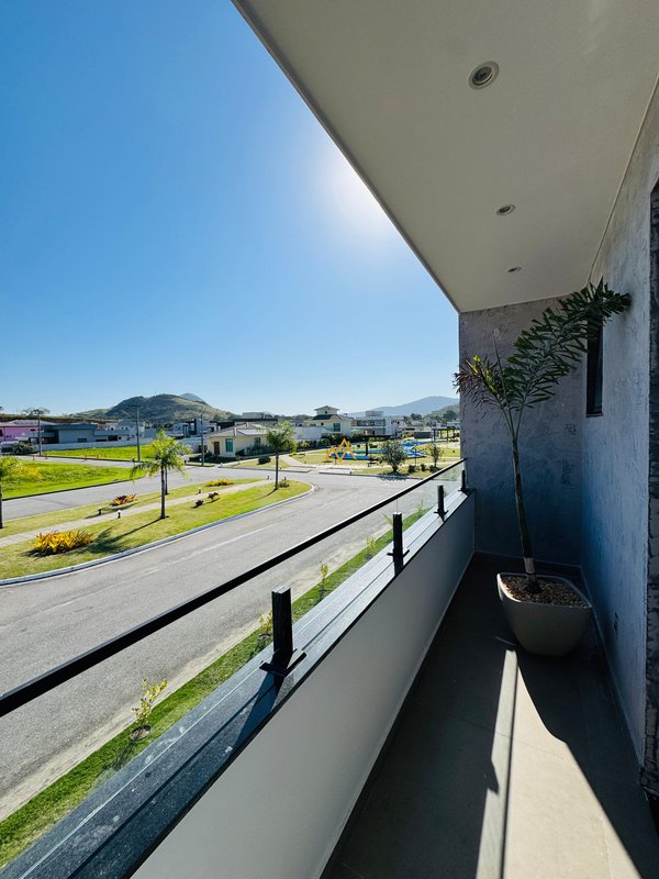 Casa de alto padrão com 5 quartos, 336m² por R$2.400.000,00 - Cond. Solaris - Maricá/RJ Estrada dos Cajueiros Maricá - 