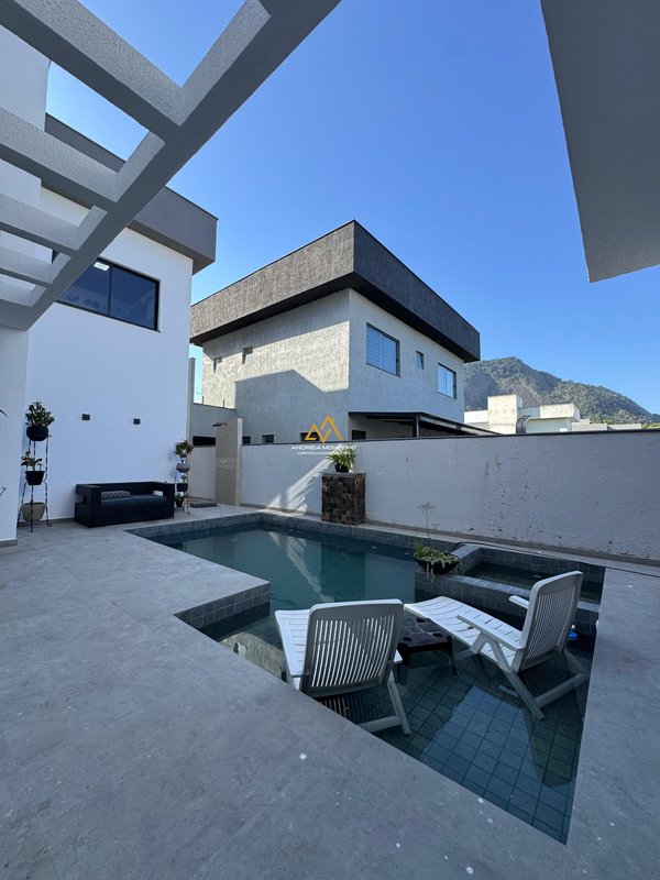 Casa de alto padrão com 5 quartos, 336m² por R$2.400.000,00 - Cond. Solaris - Maricá/RJ Estrada dos Cajueiros Maricá - 
