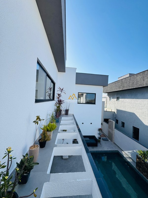 Casa de alto padrão com 5 quartos, 336m² por R$2.400.000,00 - Cond. Solaris - Maricá/RJ Estrada dos Cajueiros Maricá - 