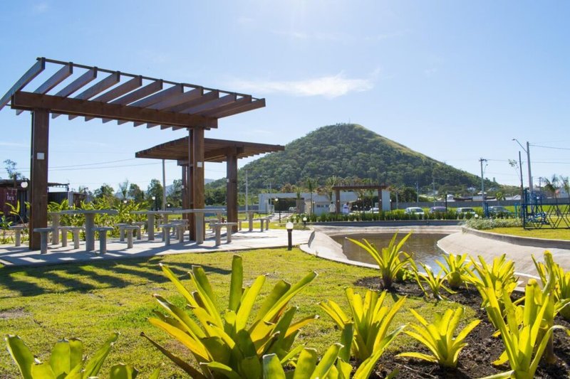 Casa de alto padrão com 5 quartos, 336m² por R$2.400.000,00 - Cond. Solaris - Maricá/RJ Estrada dos Cajueiros Maricá - 