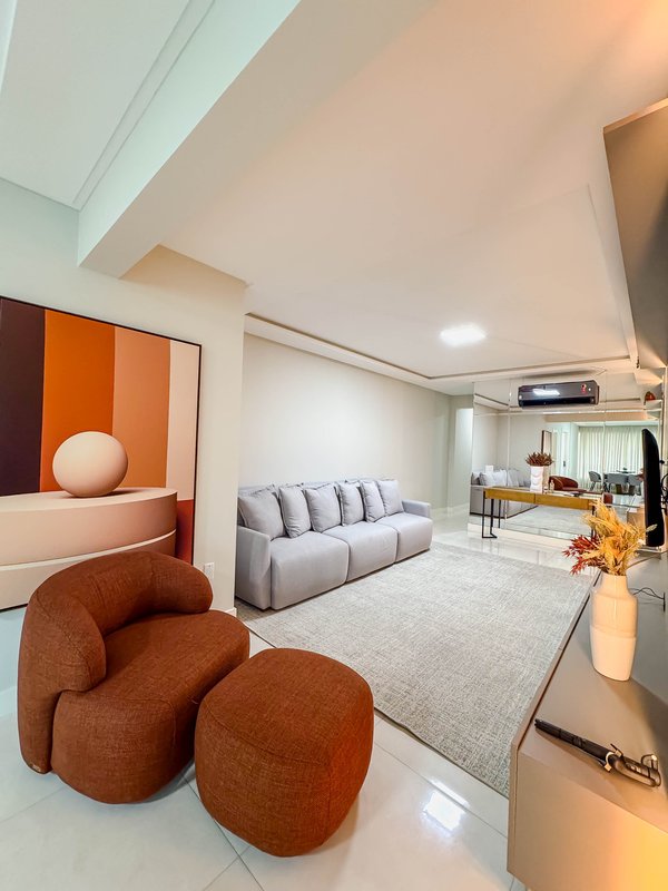 RESIDENCIAL JOIA DO OCEANO / Apartamento pronto para moradia, com sacada e churrasqueira Rua 256 Itapema - 