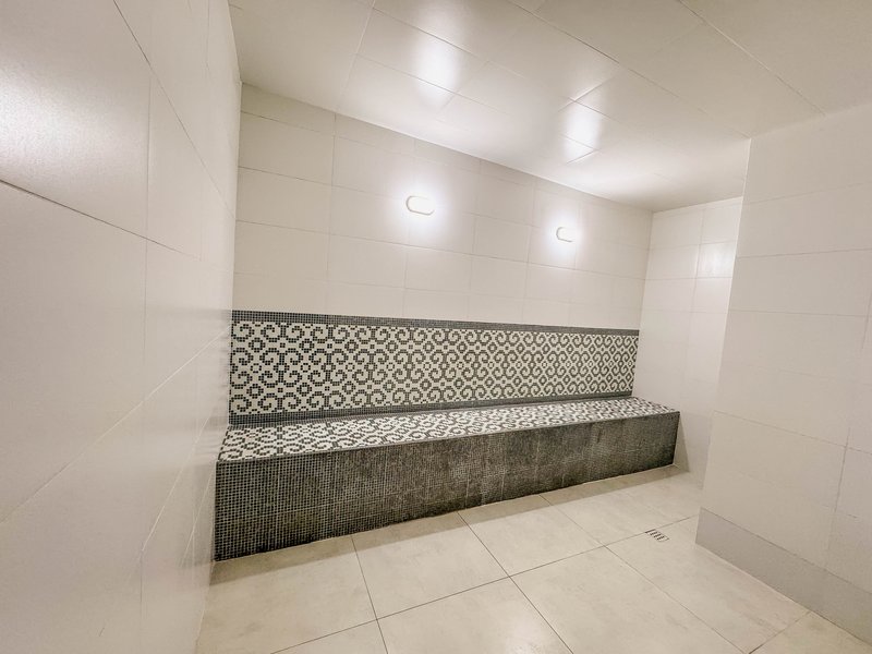 RESIDENCIAL JOIA DO OCEANO / Apartamento pronto para moradia, com sacada e churrasqueira Rua 256 Itapema - 