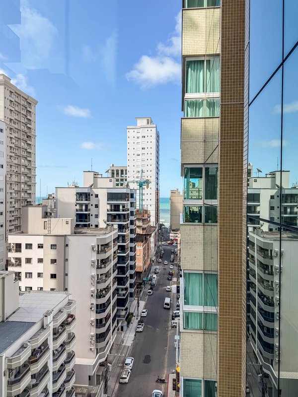 RESIDENCIAL JOIA DO OCEANO / Apartamento pronto para moradia, com sacada e churrasqueira Rua 256 Itapema - 