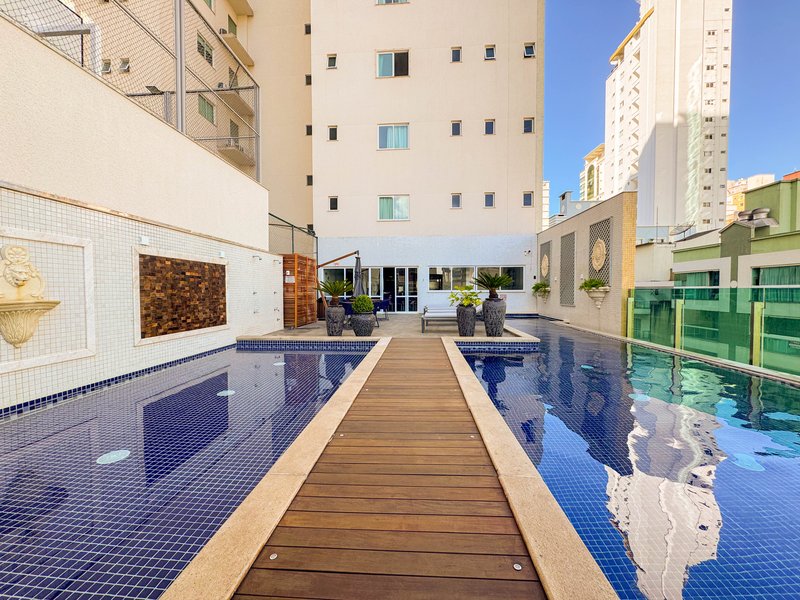 RESIDENCIAL JOIA DO OCEANO / Apartamento pronto para moradia, com sacada e churrasqueira Rua 256 Itapema - 