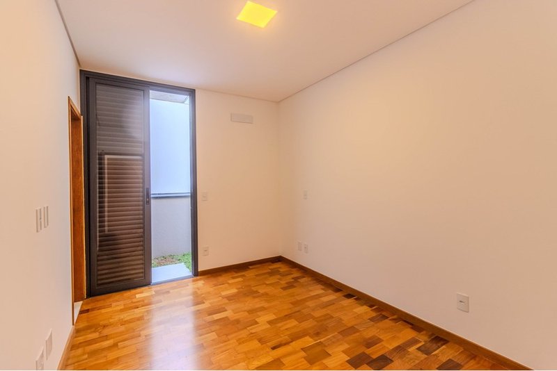 Casa térrea à venda, 190m - 3 suítes - R$ 1.860.000 - Residencial Mont Blanc - Sorocaba SP Rua Agnelo Gogolla Sorocaba - 