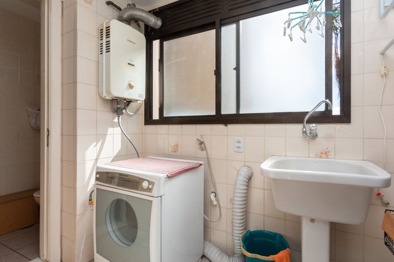 R$ 880.000 - ÓTIMO APARTAMENTO - 88M2 - 2 DORM - SUÍTE - 1 VAGA - INFRA COMPLETA Rua Doutor Barbosa Gonçalves Porto Alegre - 