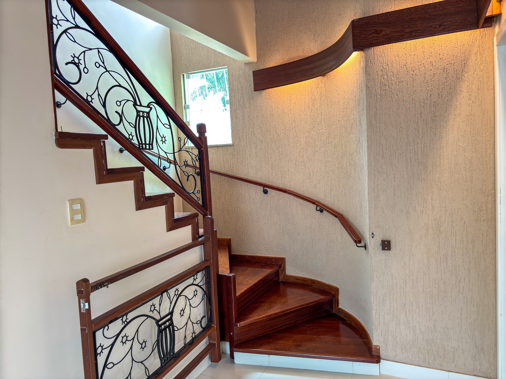 Casa à venda com 4 quartos, 327m² - Foto 18