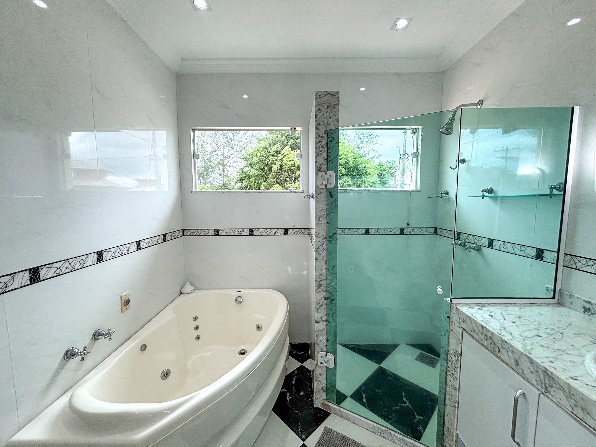 Casa à venda com 4 quartos, 327m² - Foto 36