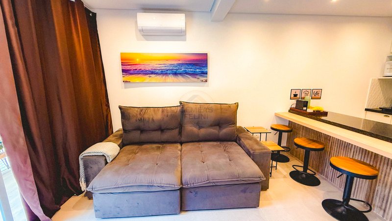 Flat térreo em condomínio na Praia de Juquehy - À VENDA  São Sebastião - 
