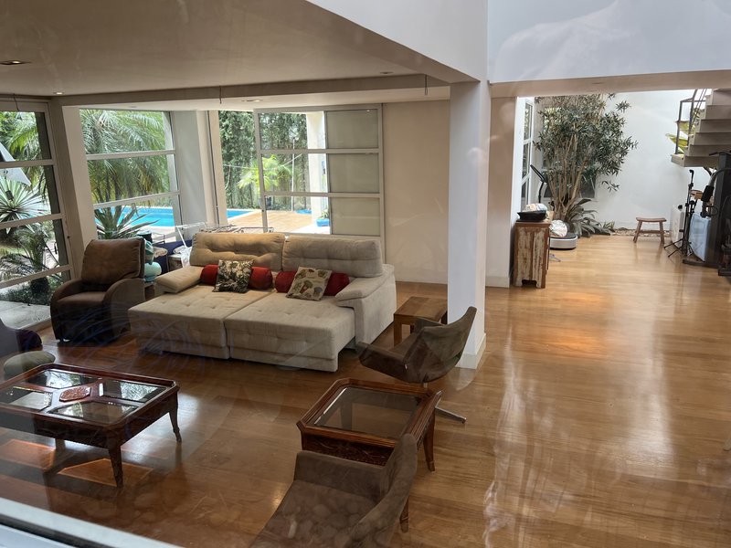CASA A VENDA – LINDA – 402m2 – SOLAR - LUXO COM CUSTO-BENEFÍCIO Rua Aziz Nader São Paulo - 