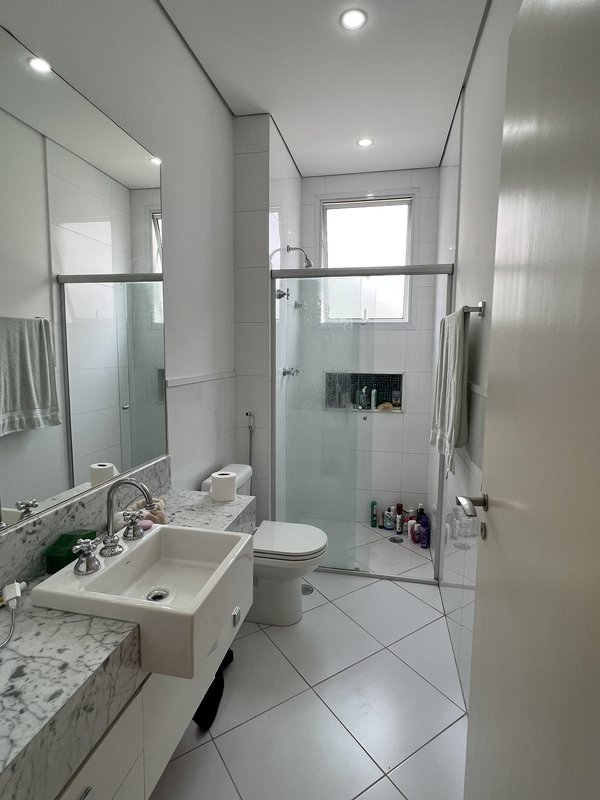 CASA A VENDA – LINDA – 402m2 – SOLAR - LUXO COM CUSTO-BENEFÍCIO Rua Aziz Nader São Paulo - 
