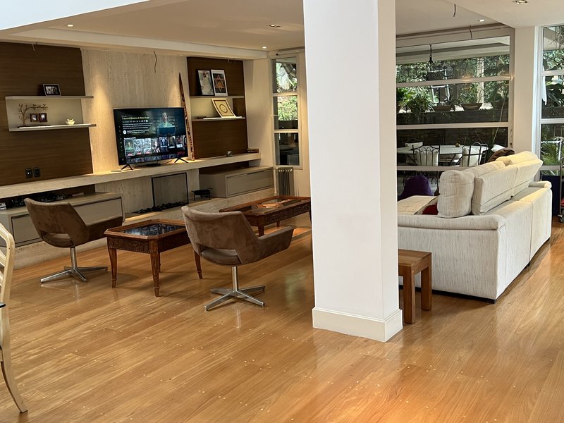 CASA A VENDA – LINDA – 402m2 – SOLAR - LUXO COM CUSTO-BENEFÍCIO Rua Aziz Nader São Paulo - 