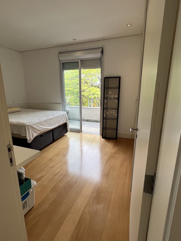 CASA A VENDA – LINDA – 402m2 – SOLAR - LUXO COM CUSTO-BENEFÍCIO Rua Aziz Nader São Paulo - 