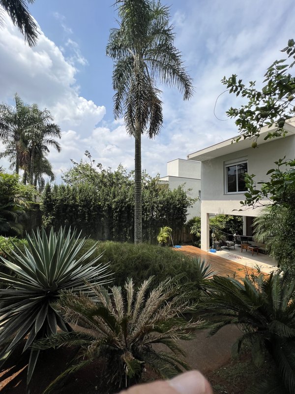 CASA A VENDA – LINDA – 402m2 – SOLAR - LUXO COM CUSTO-BENEFÍCIO Rua Aziz Nader São Paulo - 