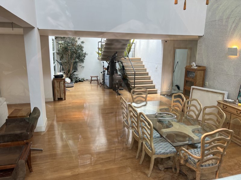 CASA A VENDA – LINDA – 402m2 – SOLAR - LUXO COM CUSTO-BENEFÍCIO Rua Aziz Nader São Paulo - 