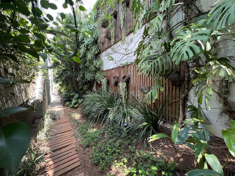 CASA A VENDA – LINDA – 402m2 – SOLAR - LUXO COM CUSTO-BENEFÍCIO Rua Aziz Nader São Paulo - 