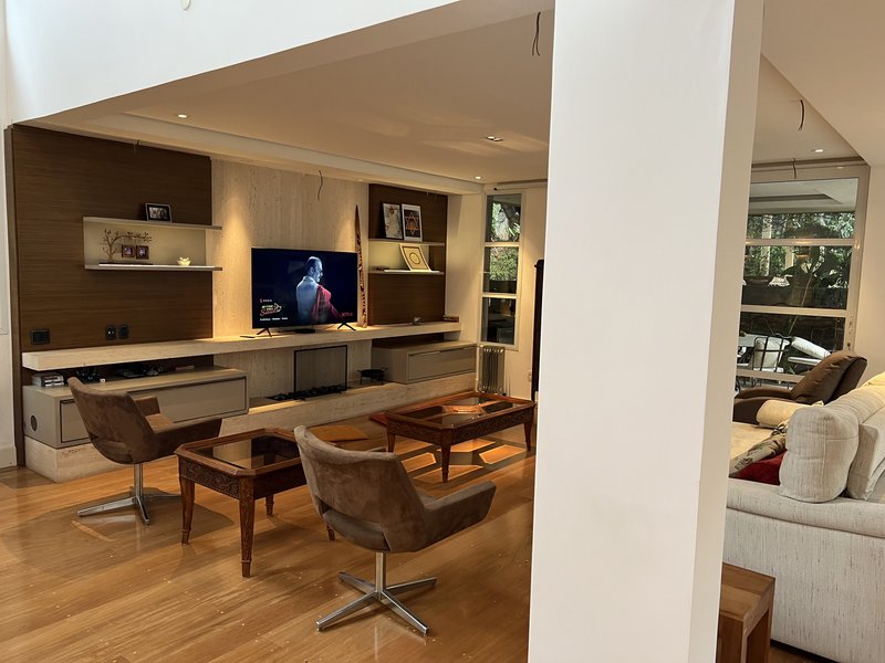 CASA A VENDA – LINDA – 402m2 – SOLAR - LUXO COM CUSTO-BENEFÍCIO Rua Aziz Nader São Paulo - 