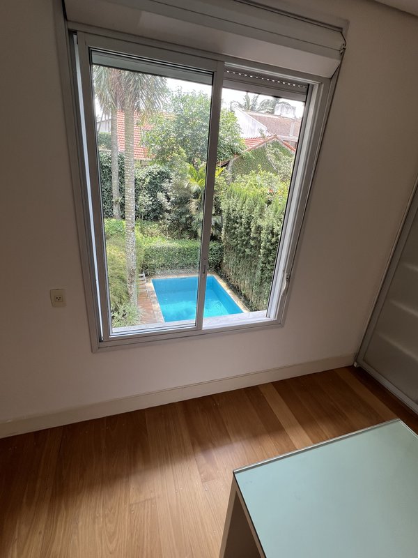 CASA A VENDA – LINDA – 402m2 – SOLAR - LUXO COM CUSTO-BENEFÍCIO Rua Aziz Nader São Paulo - 