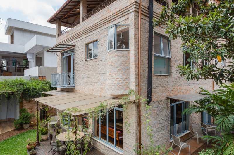 CASA A VENDA – AMPLA ESTILO PROVENÇAL – 600m2 – SOLAR - LUXO COM SUSTENTABILIDADE Avenida Professor Rubens Gomes de Souza São Paulo - 