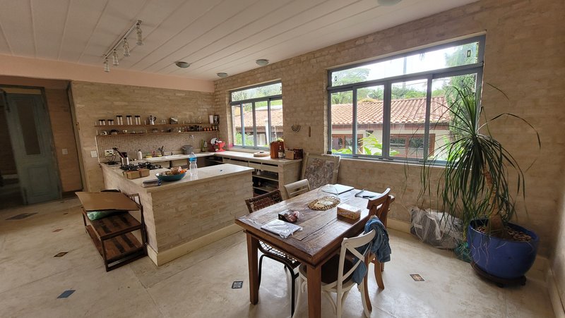 CASA A VENDA – AMPLA ESTILO PROVENÇAL – 600m2 – SOLAR - LUXO COM SUSTENTABILIDADE Avenida Professor Rubens Gomes de Souza São Paulo - 