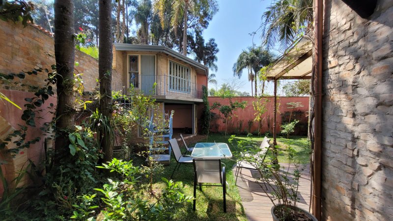 CASA A VENDA – AMPLA ESTILO PROVENÇAL – 600m2 – SOLAR - LUXO COM SUSTENTABILIDADE Avenida Professor Rubens Gomes de Souza São Paulo - 