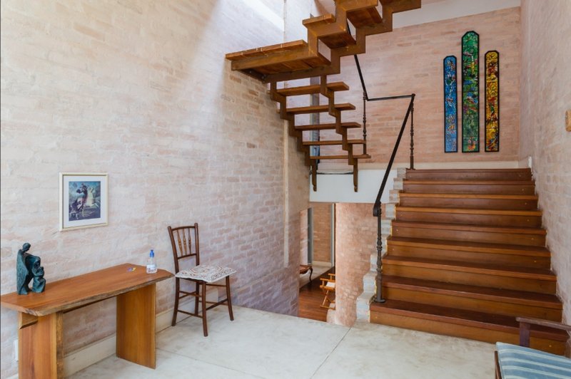CASA A VENDA – AMPLA ESTILO PROVENÇAL – 600m2 – SOLAR - LUXO COM SUSTENTABILIDADE Avenida Professor Rubens Gomes de Souza São Paulo - 