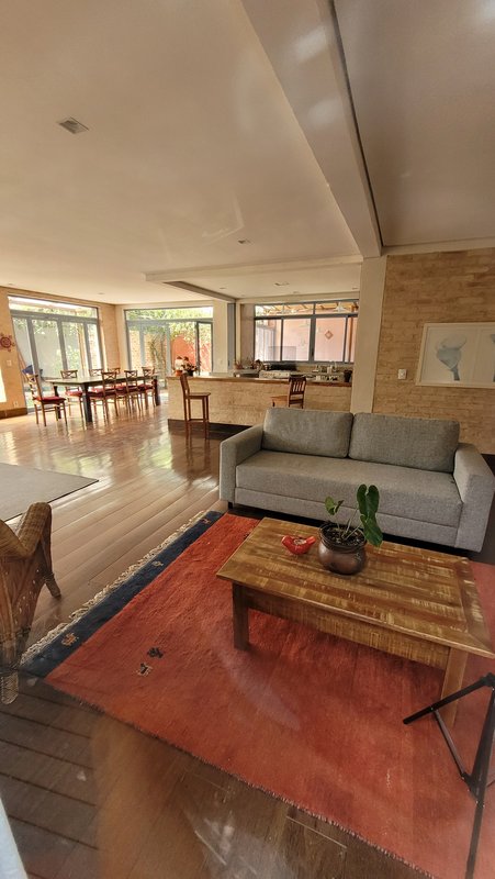 CASA A VENDA – AMPLA ESTILO PROVENÇAL – 600m2 – SOLAR - LUXO COM SUSTENTABILIDADE Avenida Professor Rubens Gomes de Souza São Paulo - 