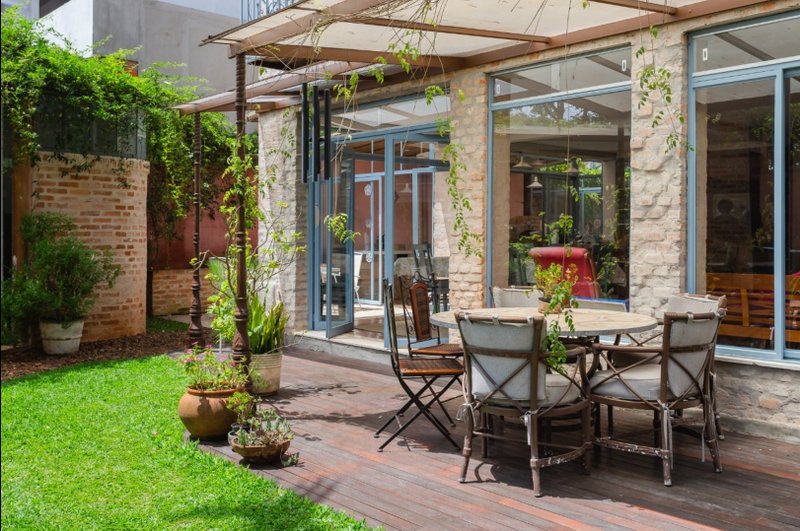 CASA A VENDA – AMPLA ESTILO PROVENÇAL – 600m2 – SOLAR - LUXO COM SUSTENTABILIDADE Avenida Professor Rubens Gomes de Souza São Paulo - 