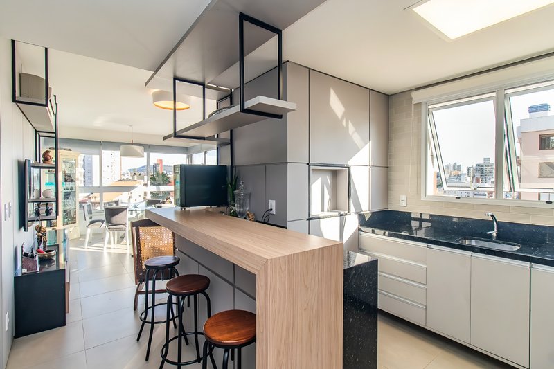R$ 990.000 - LINDO APARTAMENTO - SEMIMOBILIADO - 80M2 - 2 SUÍTES - VISTA - 2 VAGAS Avenida Lageado Porto Alegre - 