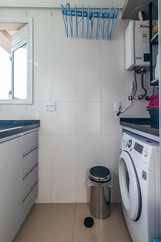 R$ 990.000 - LINDO APARTAMENTO - SEMIMOBILIADO - 80M2 - 2 SUÍTES - VISTA - 2 VAGAS Avenida Lageado Porto Alegre - 
