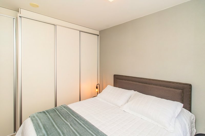 R$ 990.000 - LINDO APARTAMENTO - SEMIMOBILIADO - 80M2 - 2 SUÍTES - VISTA - 2 VAGAS Avenida Lageado Porto Alegre - 