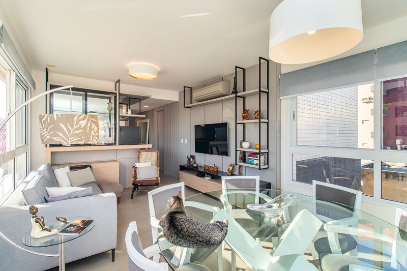 R$ 990.000 - LINDO APARTAMENTO - SEMIMOBILIADO - 80M2 - 2 SUÍTES - VISTA - 2 VAGAS Avenida Lageado Porto Alegre - 