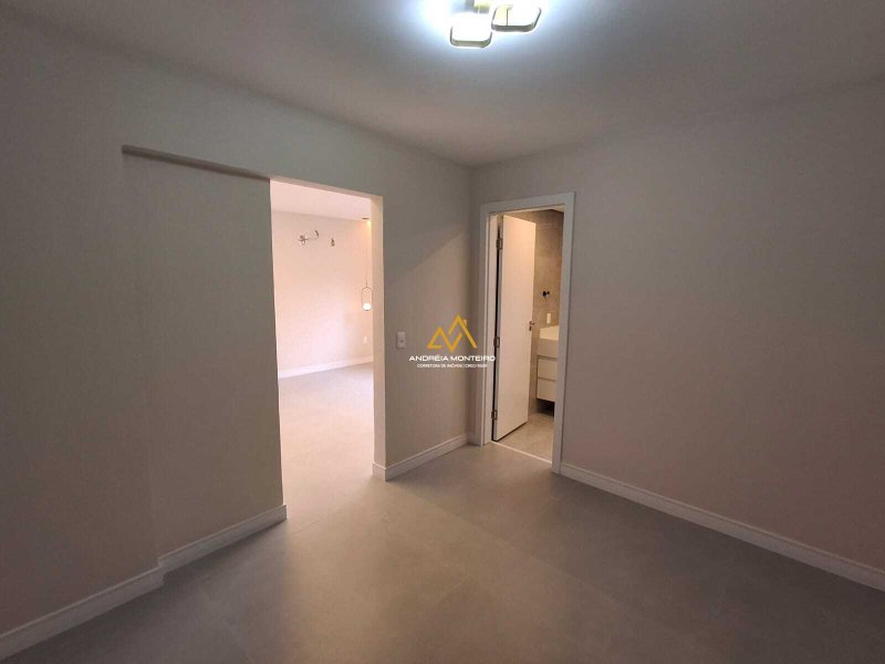 Casa com 3 quartos, 1 Suíte à venda, 186 m² por R$ 1.490.000 - Alphaville 2 - Maricá/RJ Rodovia Ernani Do Amaral Peixoto, Nº S/N - Km 15.5 Maricá - 