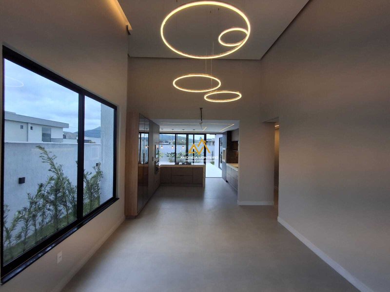 Casa com 3 quartos, 1 Suíte à venda, 186 m² por R$ 1.490.000 - Alphaville 2 - Maricá/RJ Rodovia Ernani Do Amaral Peixoto, Nº S/N - Km 15.5 Maricá - 